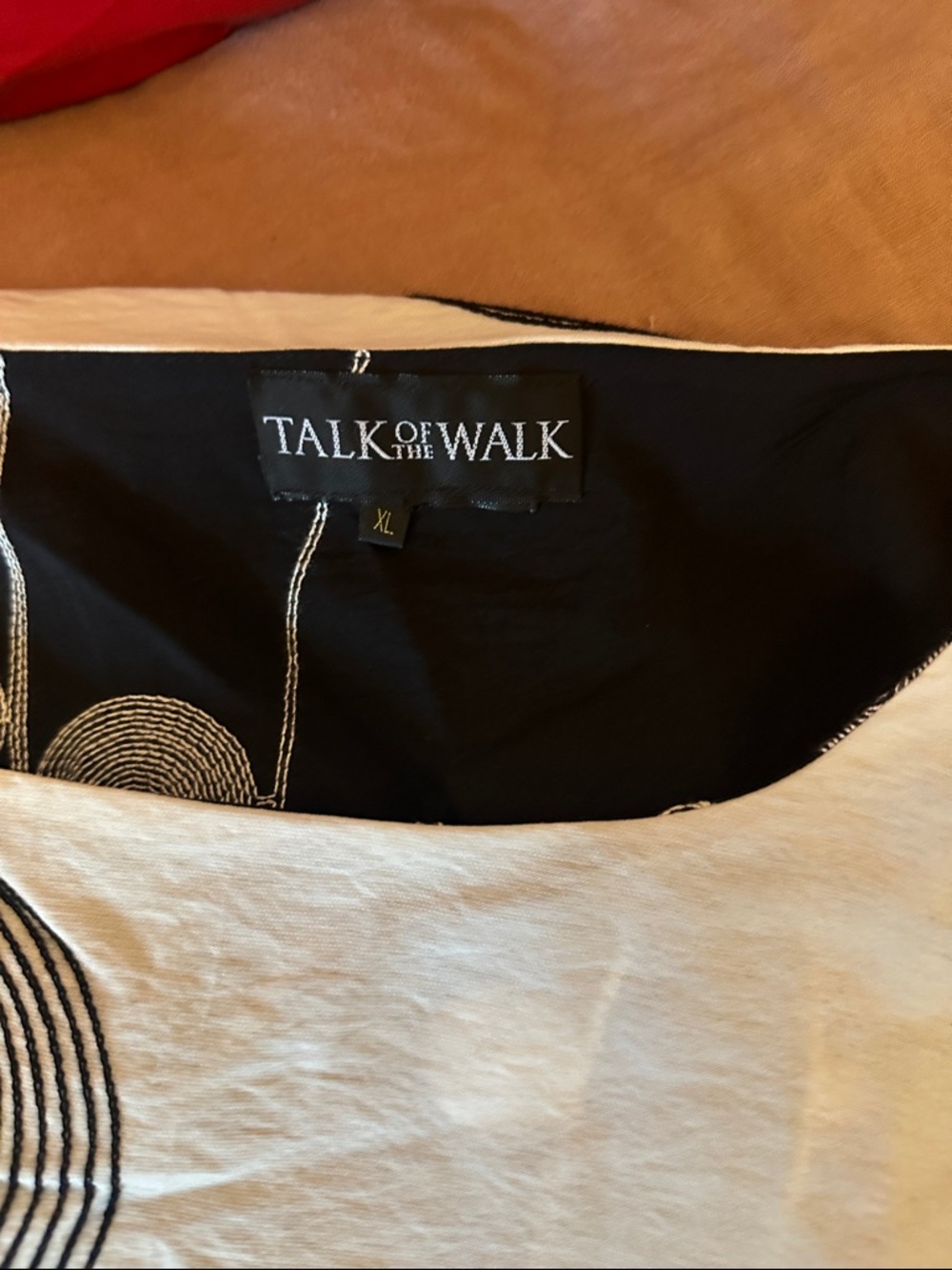 Talk of the Walk White and Black Geometric Tunic Top - XL- price firm - Picture 5 of 5